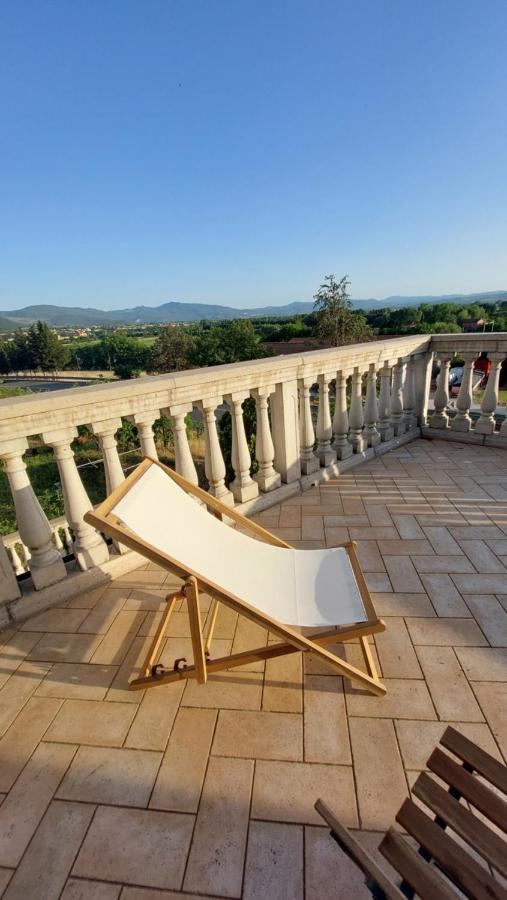 La Casa Del Mago Camere E Appartamenti Pissignano ภายนอก รูปภาพ