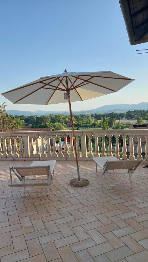 La Casa Del Mago Camere E Appartamenti Pissignano ภายนอก รูปภาพ