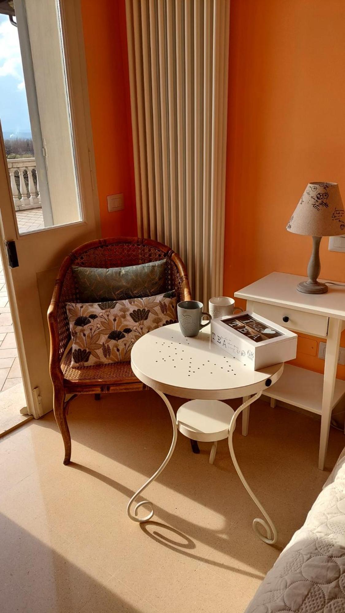 La Casa Del Mago Camere E Appartamenti Pissignano ภายนอก รูปภาพ