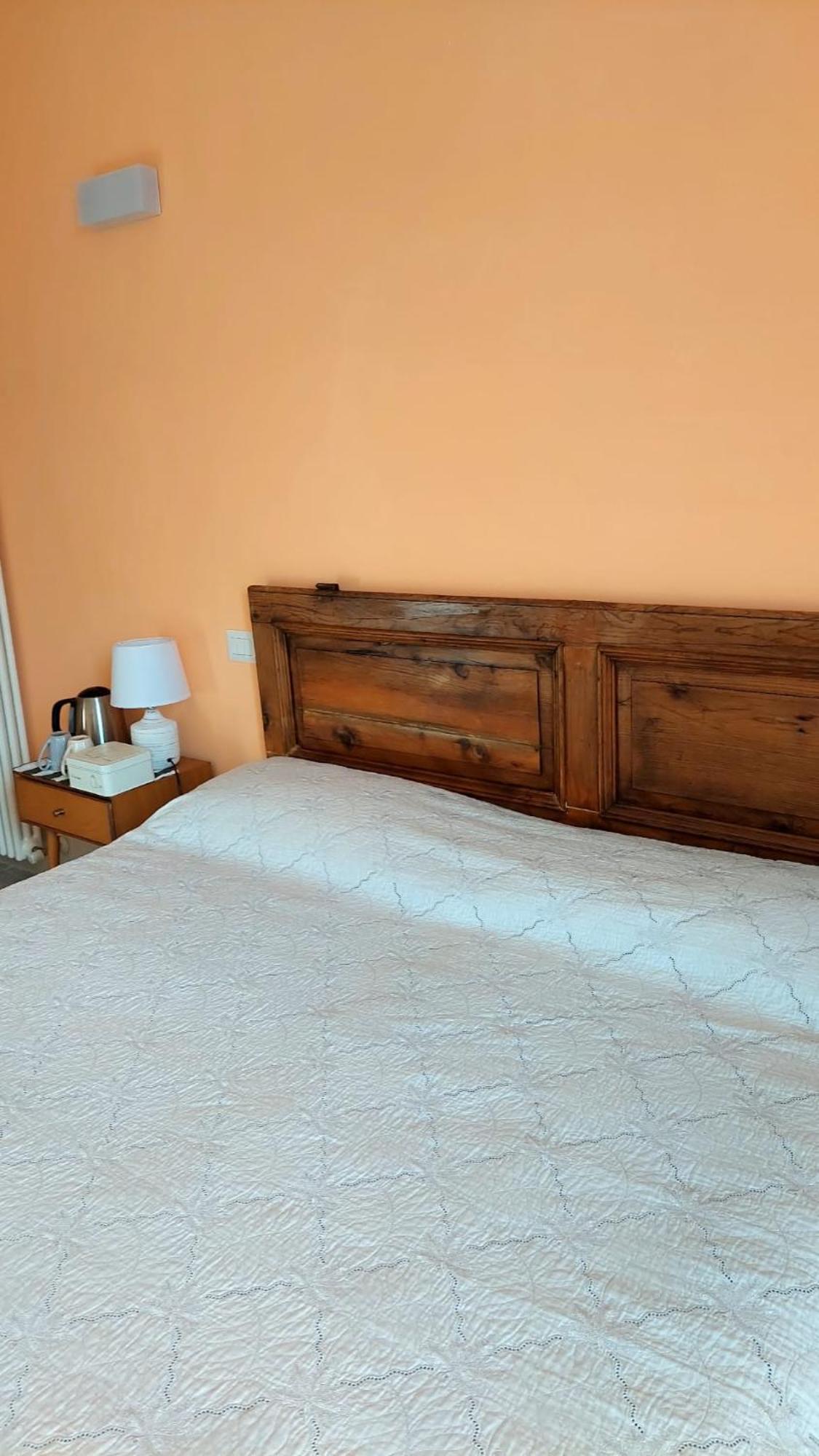La Casa Del Mago Camere E Appartamenti Pissignano ภายนอก รูปภาพ