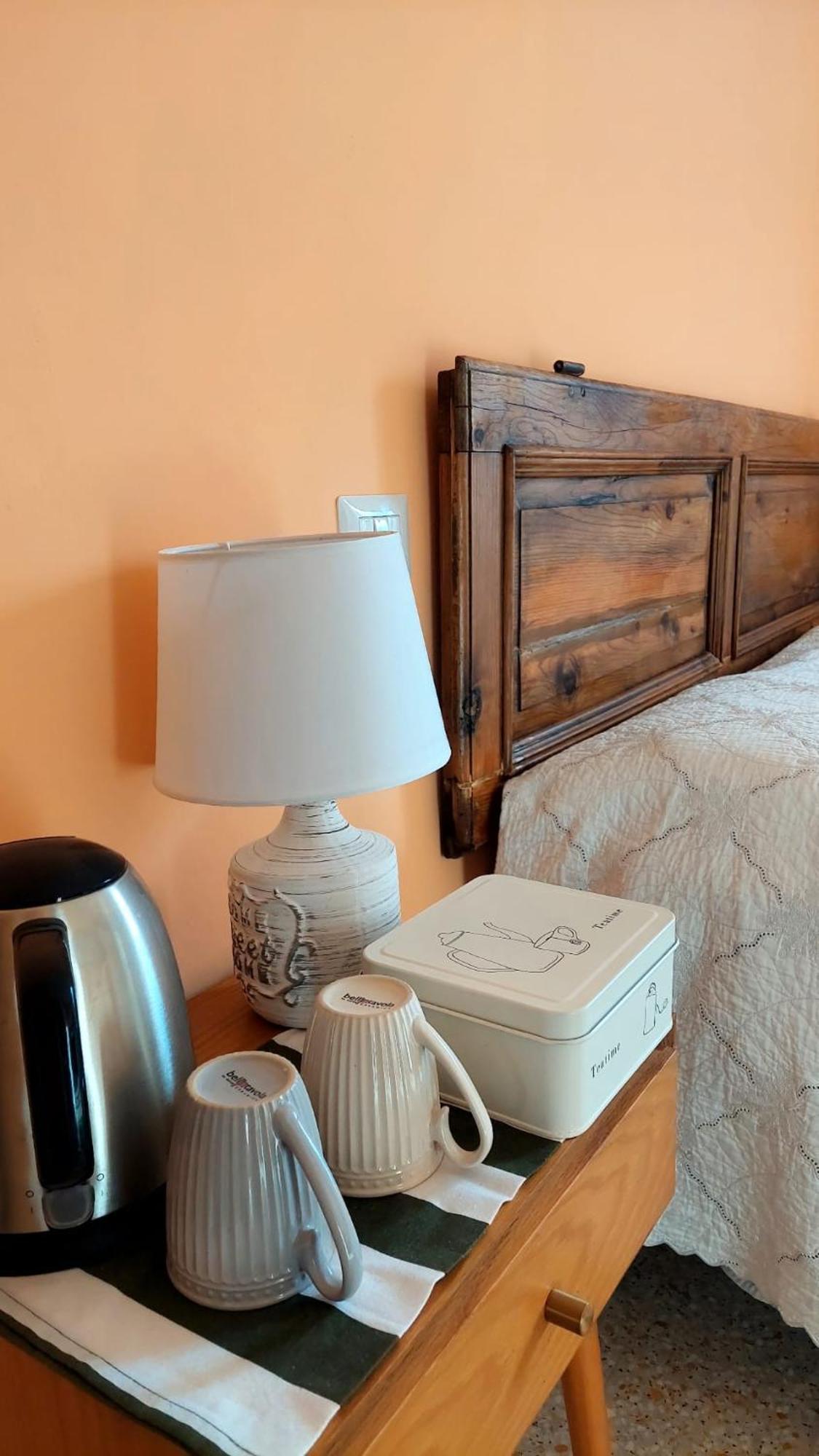 La Casa Del Mago Camere E Appartamenti Pissignano ภายนอก รูปภาพ